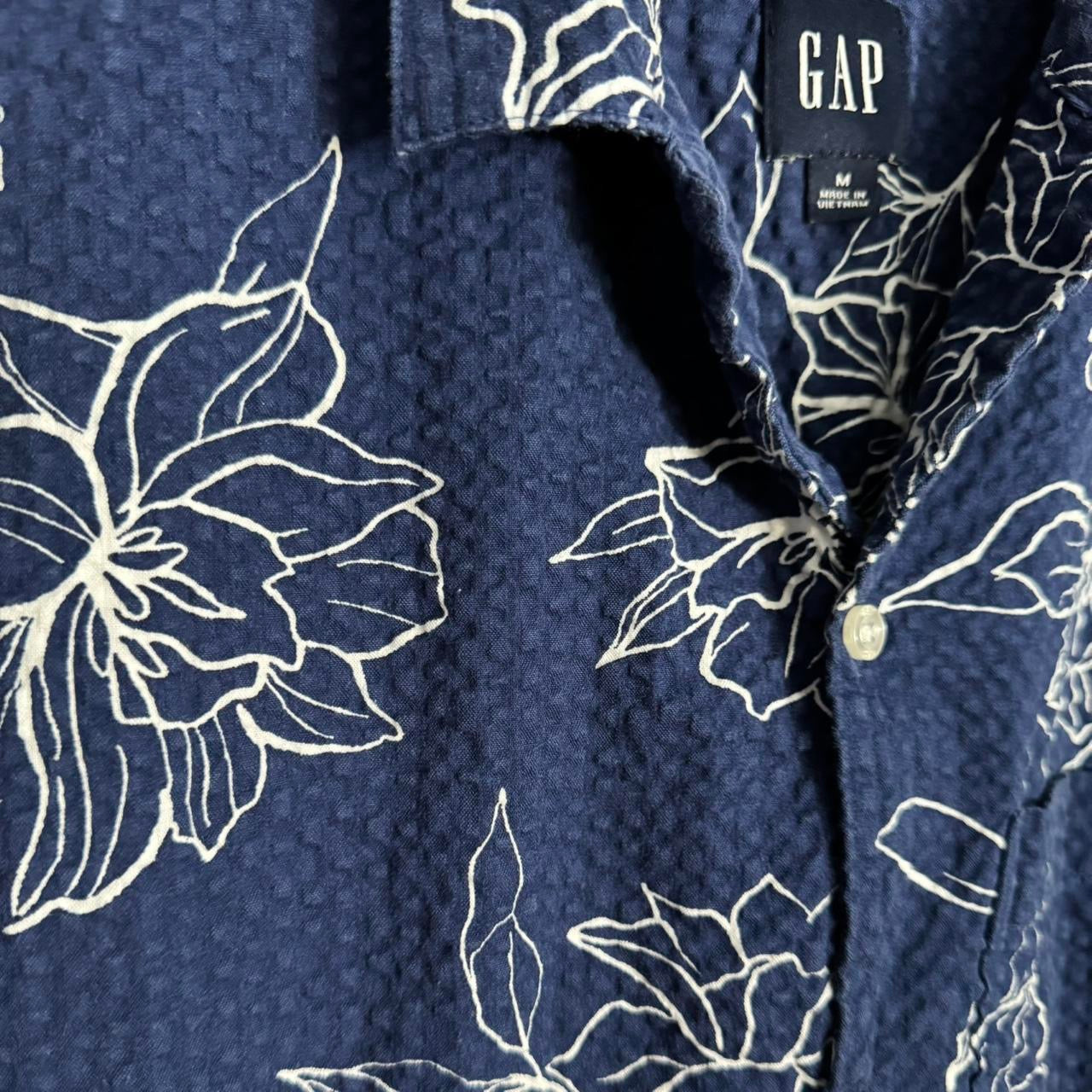 Gap textured shirt (Medium)