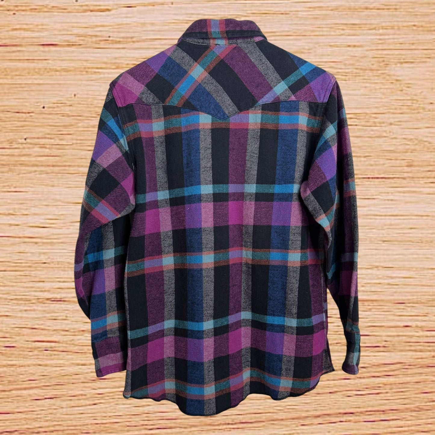 Wrangler pearl snap flannel (Medium)