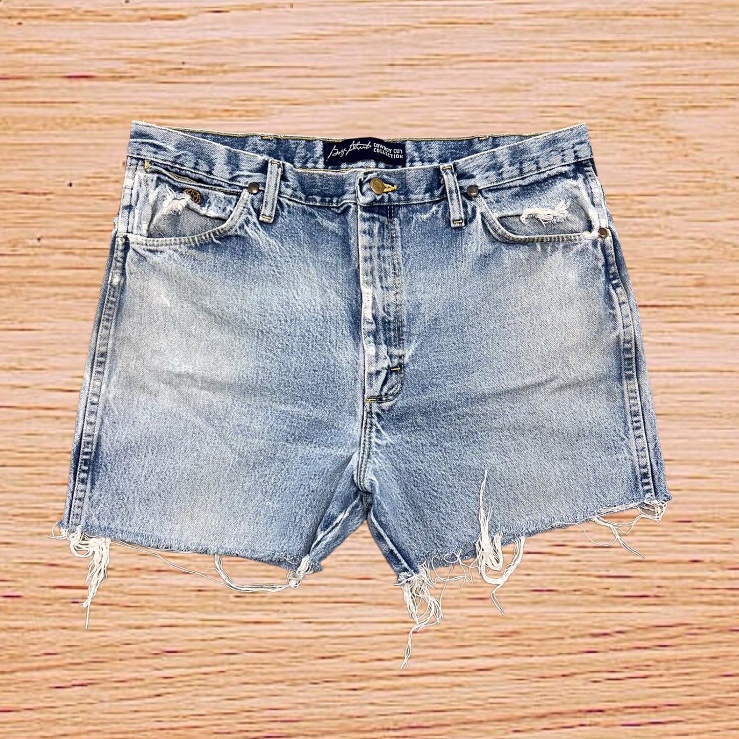 Wrangler cut off shorts (34”)