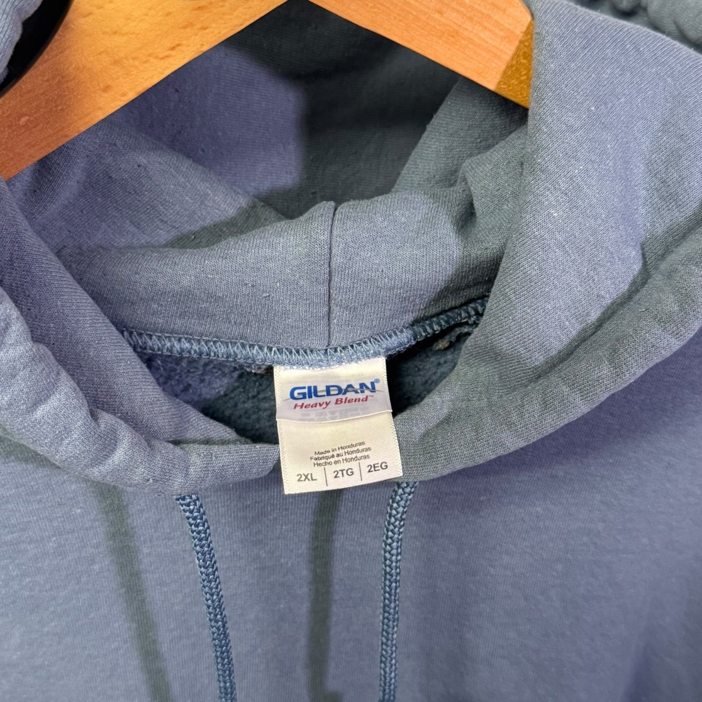 00s Gildan hoodie (2X)