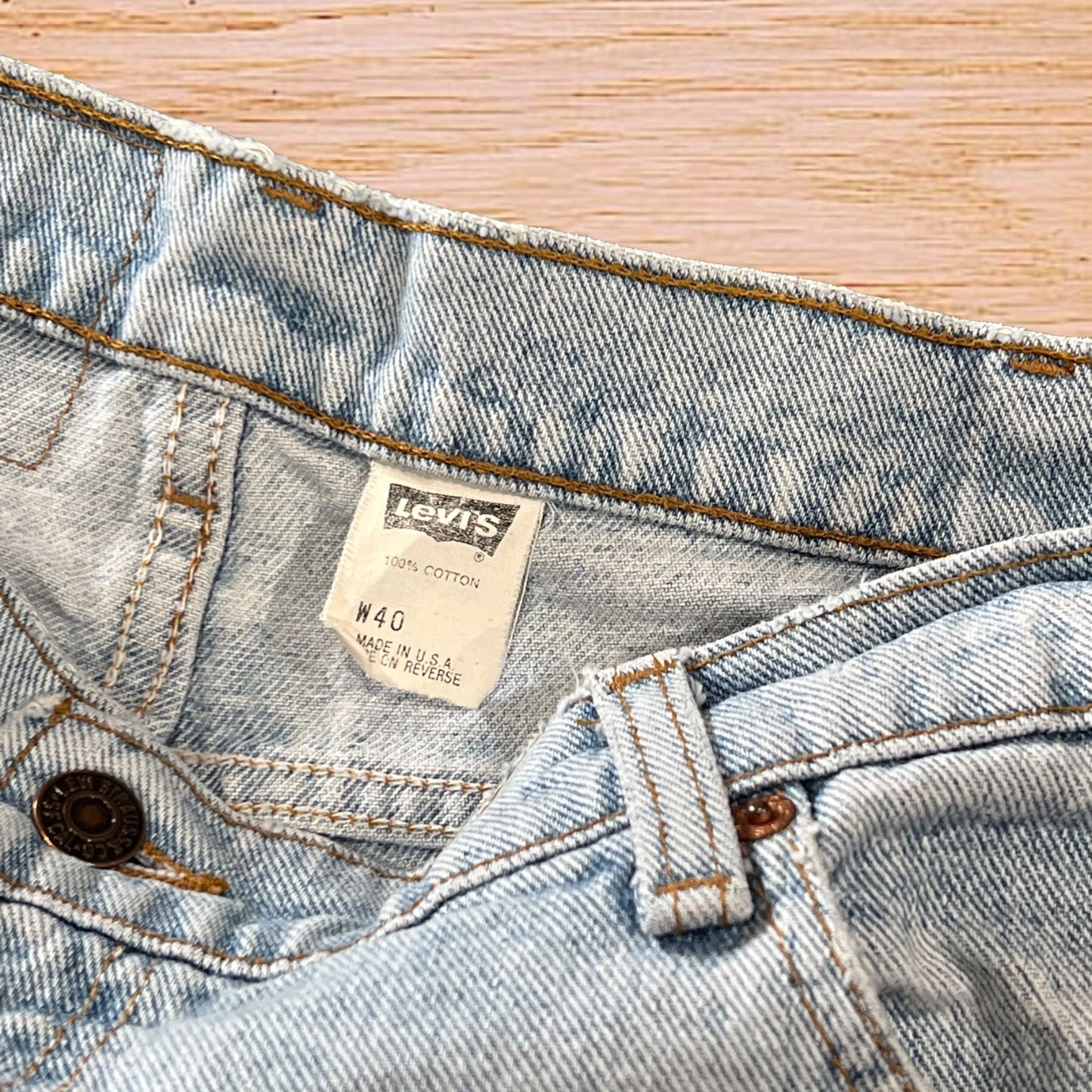 Levi’s jean shorts (40”)