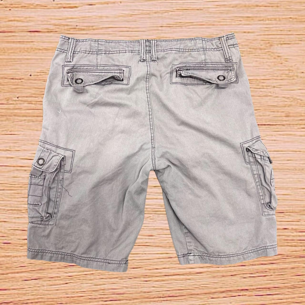 Ecko Unlimited cargo shorts (36”)