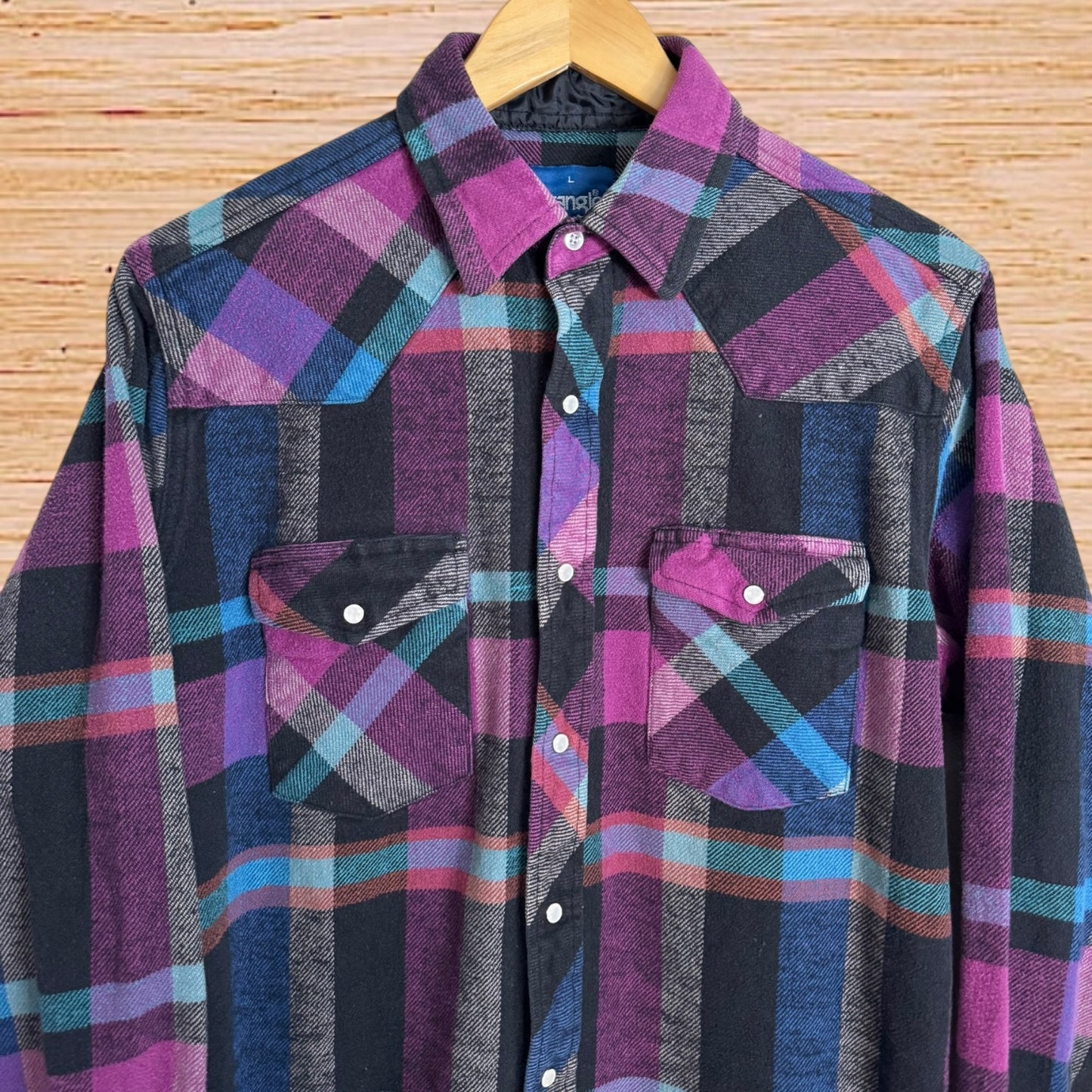 Wrangler pearl snap flannel (Medium)