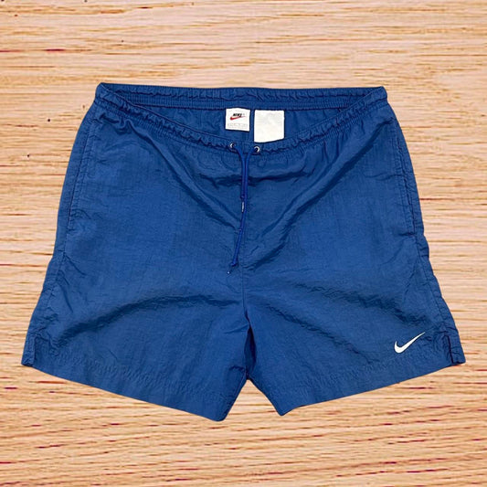 90s Nike shorts (34”)