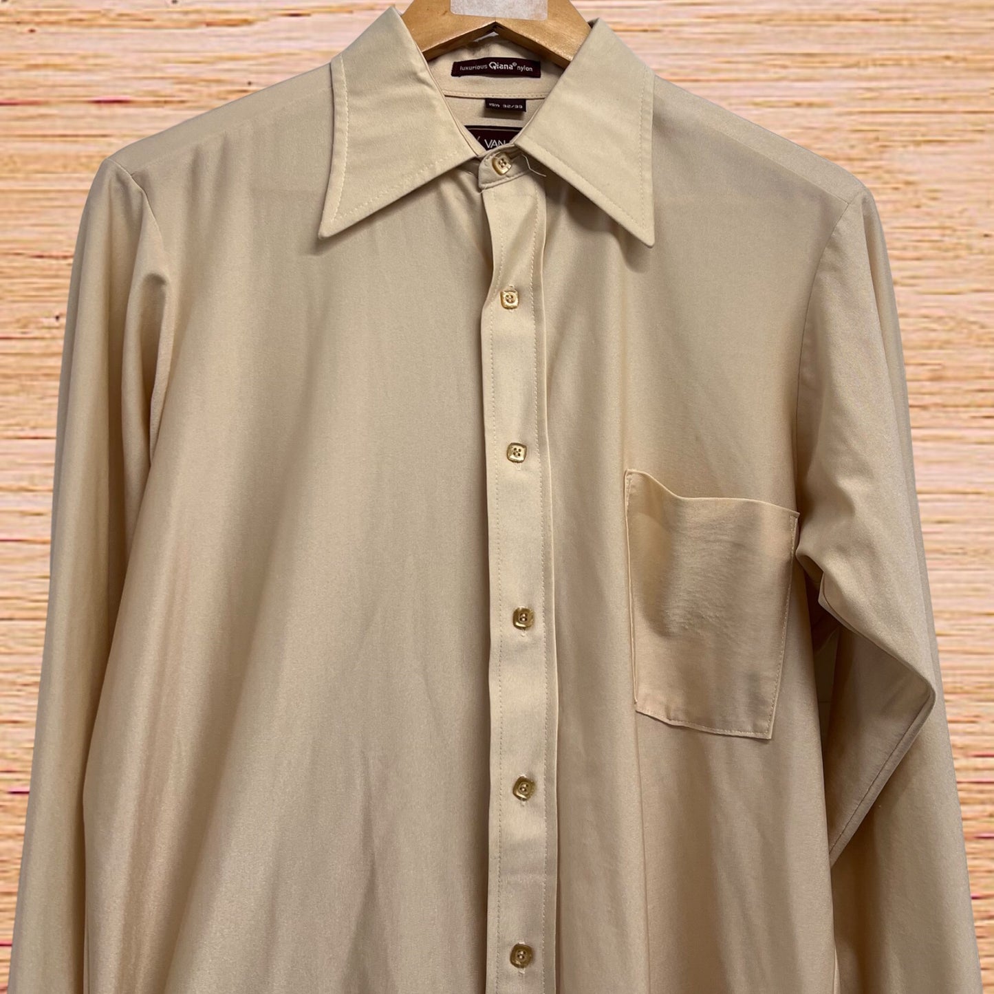 Van Huesen nylon shirt (Medium)