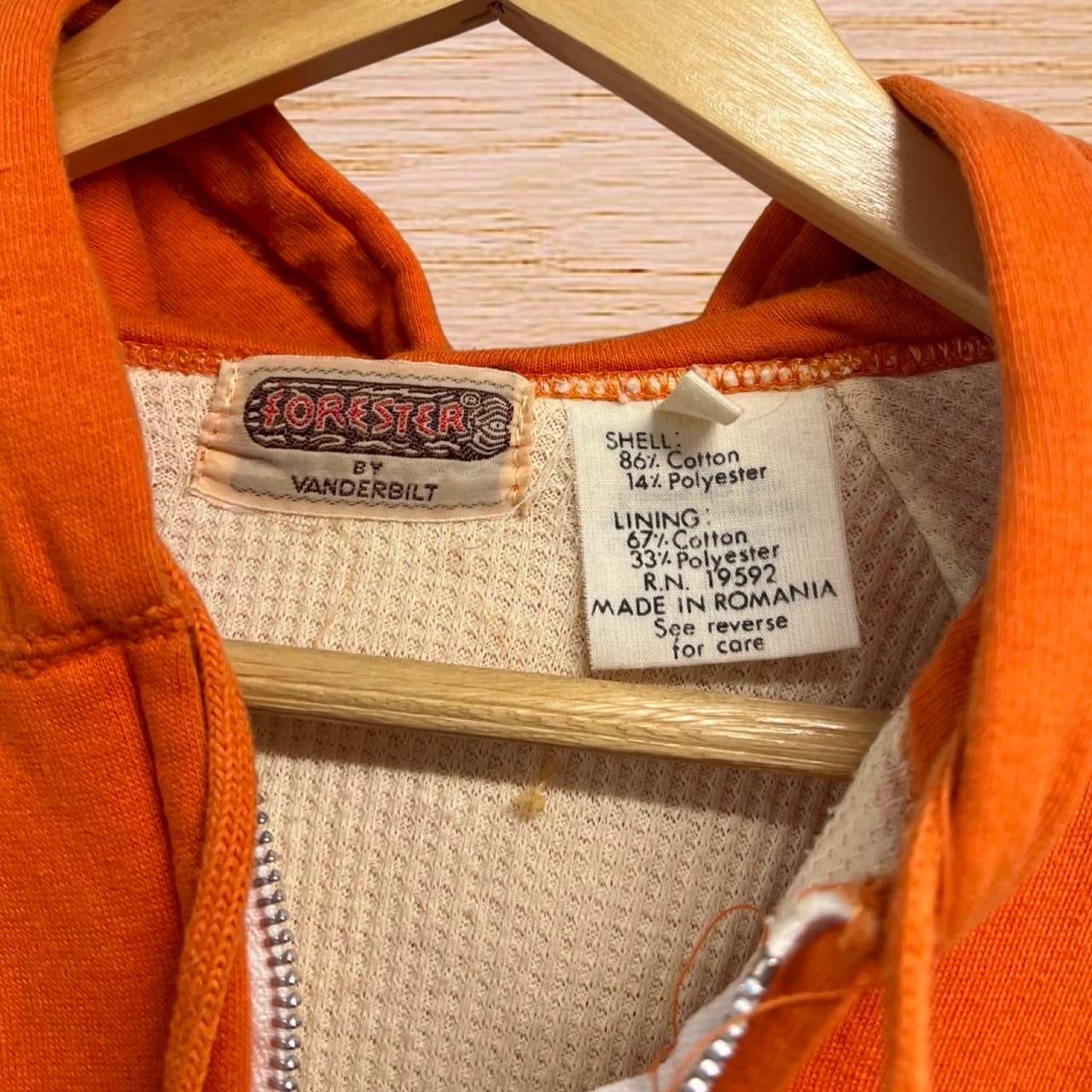 Vtg zip up hoodie (Large)