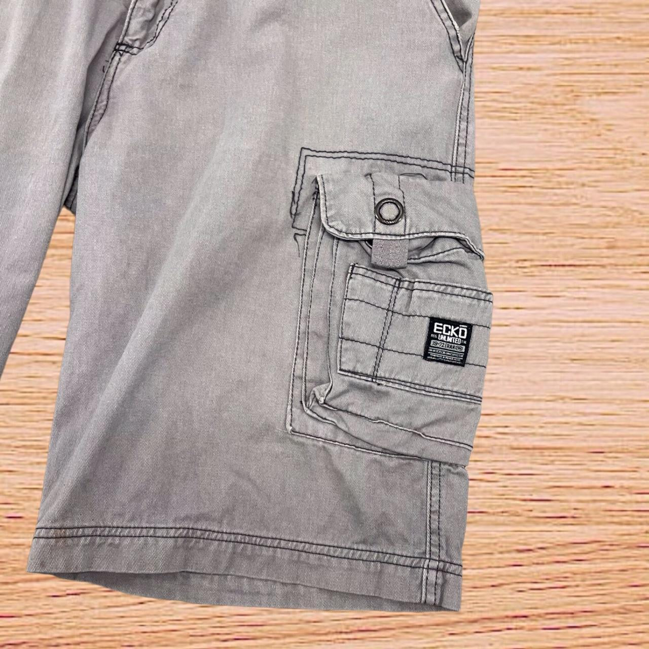 Ecko Unlimited cargo shorts (36”)